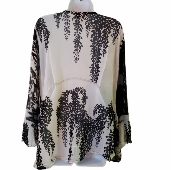 STERLING STYLES Black and white cardigan - Picture 2 of 10